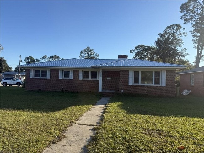 Building Photo - 2222 Parkwood Dr