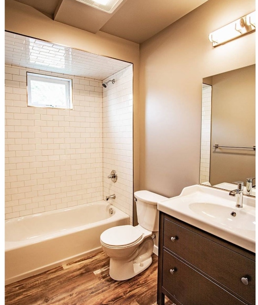 Bathroom - 501 SW Moody Ave
