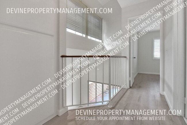 Building Photo - 902 California Privado