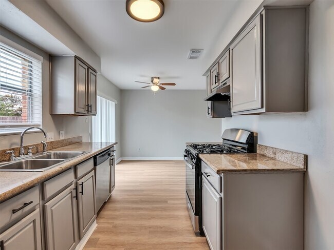 Building Photo - 4003 Swinden Dr