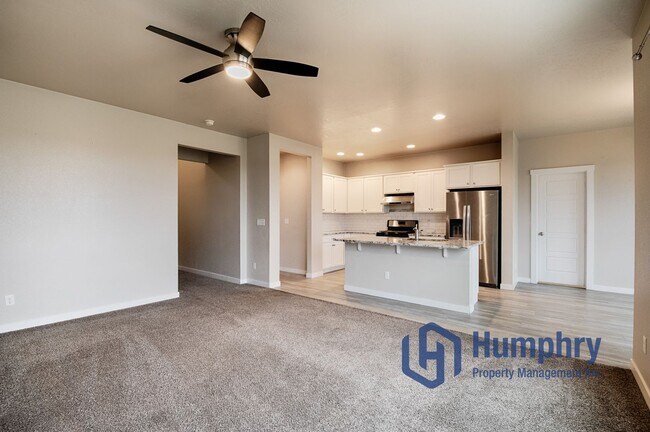 Building Photo - Beautiful home in South East Boise