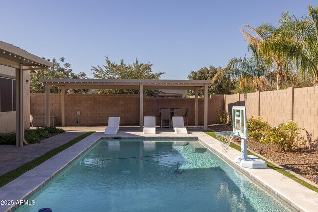 Building Photo - 20194 E Raven Dr