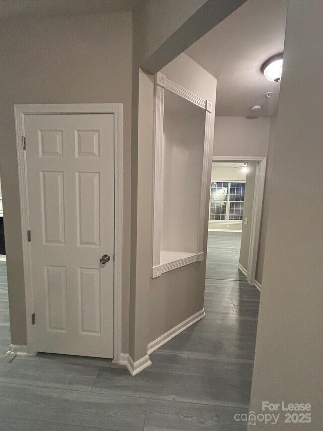 Building Photo - 14859 Santa Lucia Dr