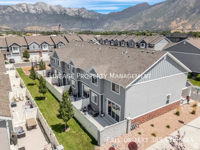 Building Photo - 10855 N Sandstone Way