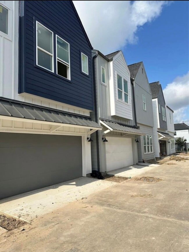 Building Photo - 8912 Laverne Shumard Ln