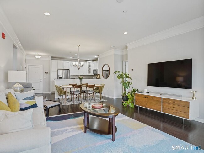 Building Photo - 302 Center Meadow Ln