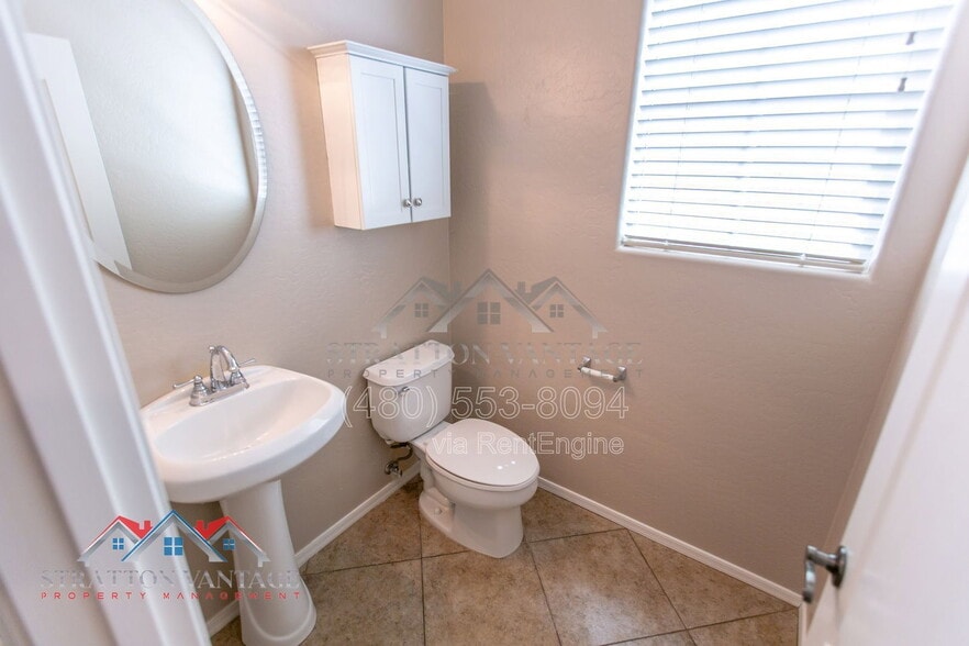 Building Photo - 4352 E Carla Vista Dr