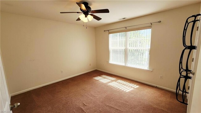 Building Photo - 805 Gem Ct