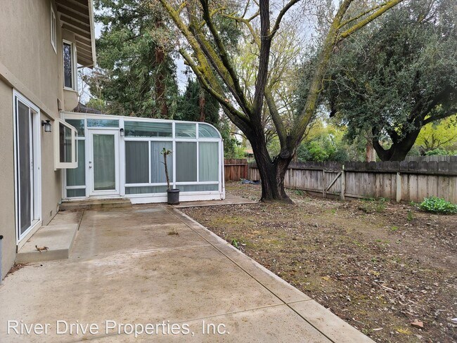 Building Photo - 4 br, 2.5 bath House - 3355 San Fernando C...