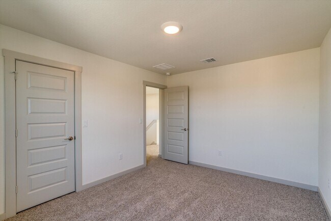 Building Photo - 200 Cupreata Ln