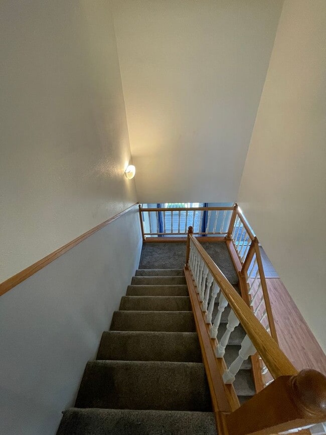 Building Photo - Beautiful 3 bed 2 bath - pets allowed! ***...