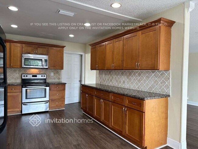 Building Photo - 3300 NW 96th Ave