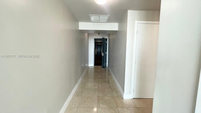 Building Photo - 888 Biscayne Blvd