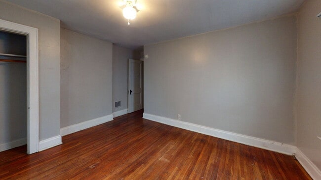Building Photo - 383 E 13th Ave