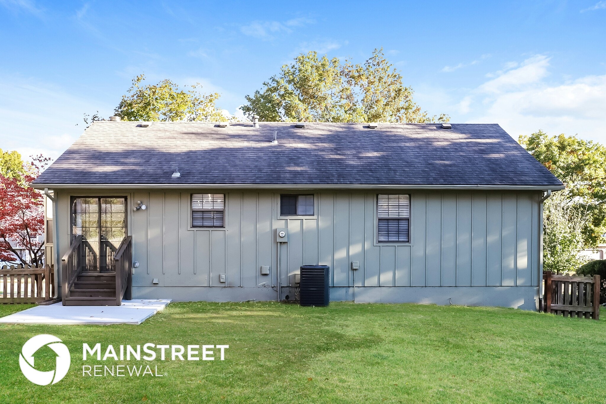 Building Photo - 404 SE Bristol Dr