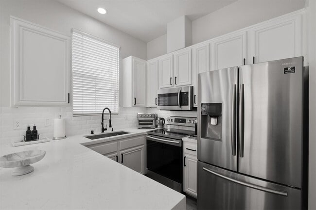 Building Photo - 8102 E Santo Ct