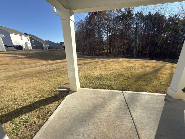 Building Photo - 1415 Black Walnut St