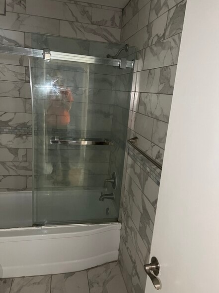 Building Photo - 18 West Ave