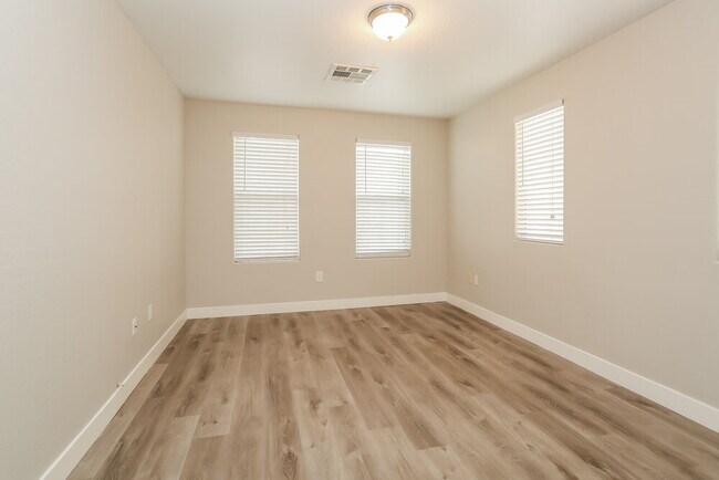 Building Photo - 9481 Havasu Canyon Ave