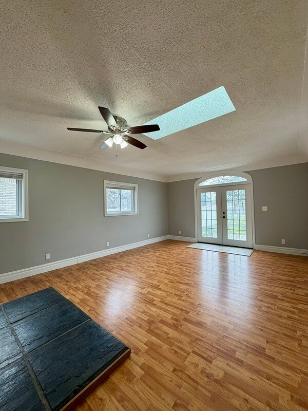 Building Photo - 12939 Devoe St