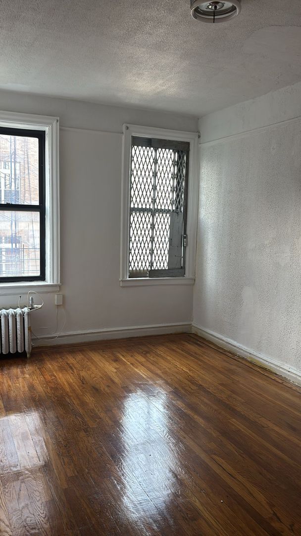 Building Photo - 1265