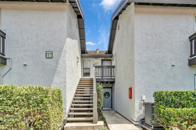 Building Photo - 425 Orange Blossom