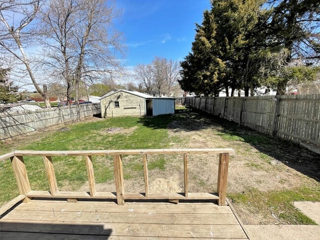Building Photo - 208 E 10th- 2 bedroom house