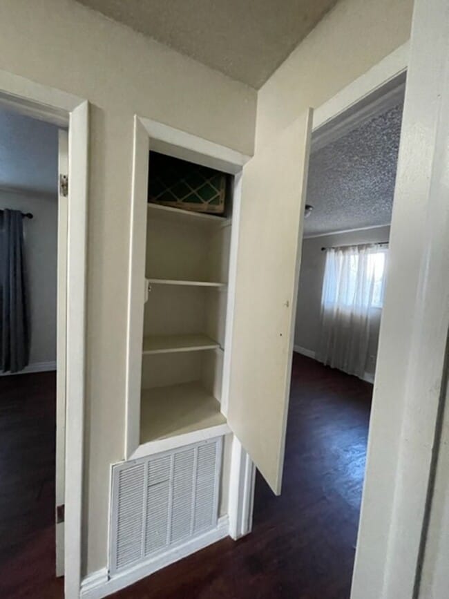 Building Photo - Redlands 3 bed 1.5 bath with yard
