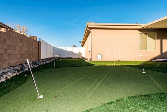 Building Photo - 3 Bedroom Home In South Pointe Subdivision...