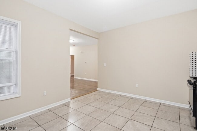 Building Photo - 50 9th Ave