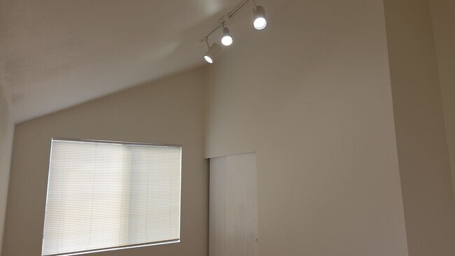 Building Photo - 10242 Ashley Cir NW
