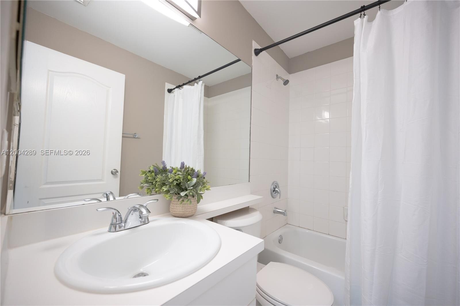 Building Photo - 5000 NW 116th Ct