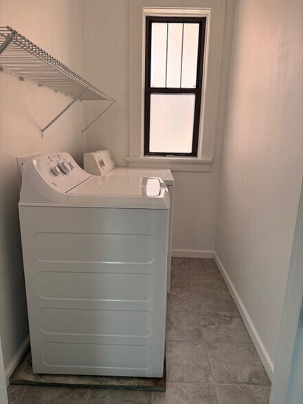 Building Photo - 2315 Park Ave