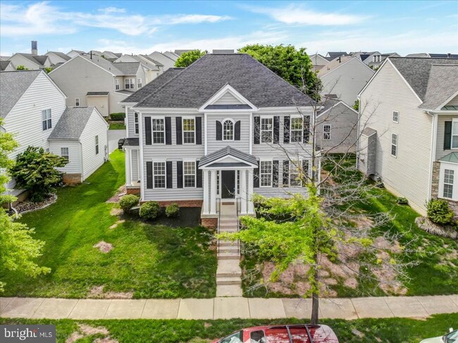 Building Photo - 240 Davis St