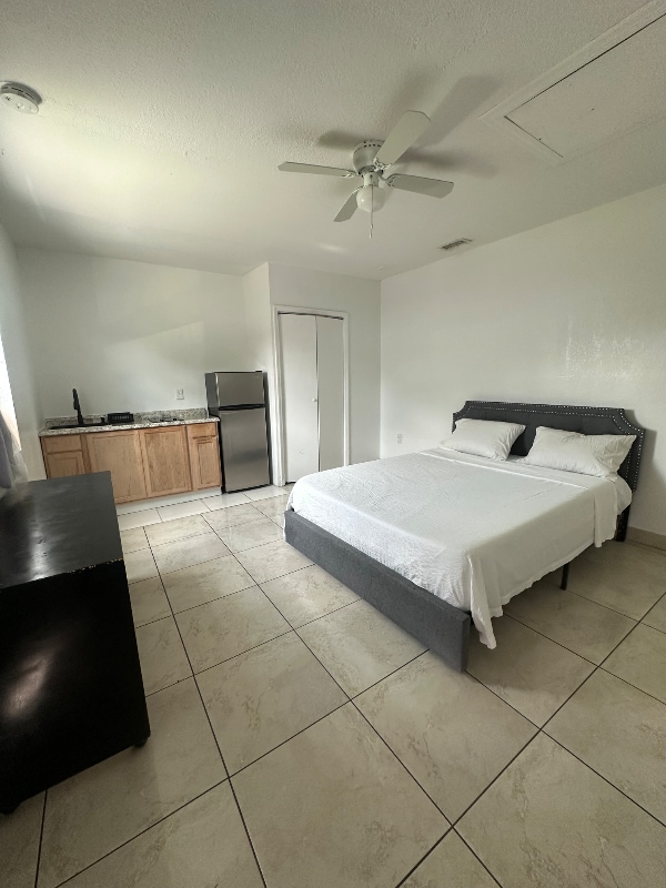 Building Photo - 226 E Cedarwood Cir