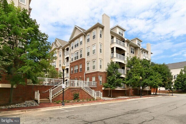 Building Photo - 5120 Donovan Dr