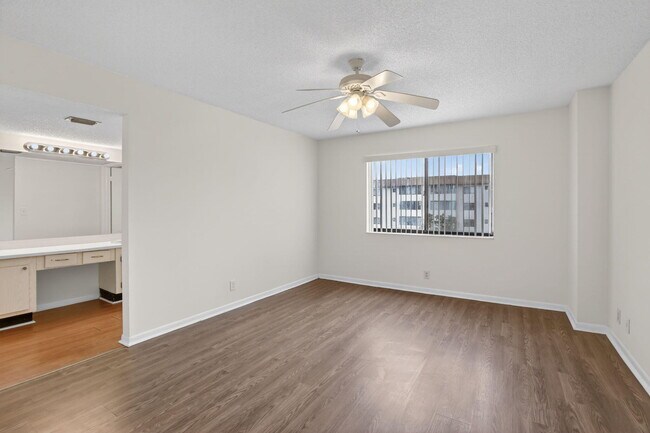 Building Photo - 8030 Hampton Blvd