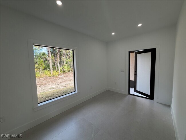 Building Photo - 4141 Everglades Blvd S