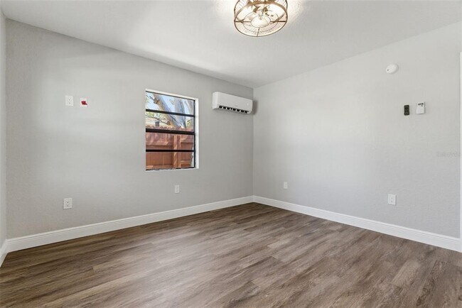 Building Photo - 113 145th Ave