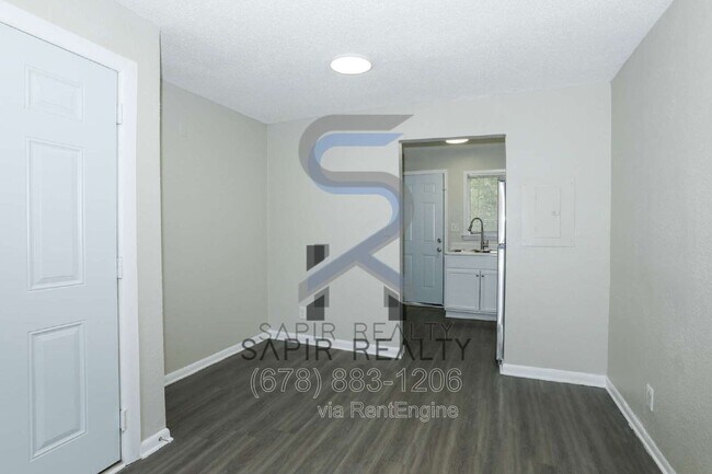Building Photo - 2045 Alison Ct SW