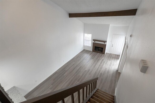 Building Photo - 12232 Bob White Dr
