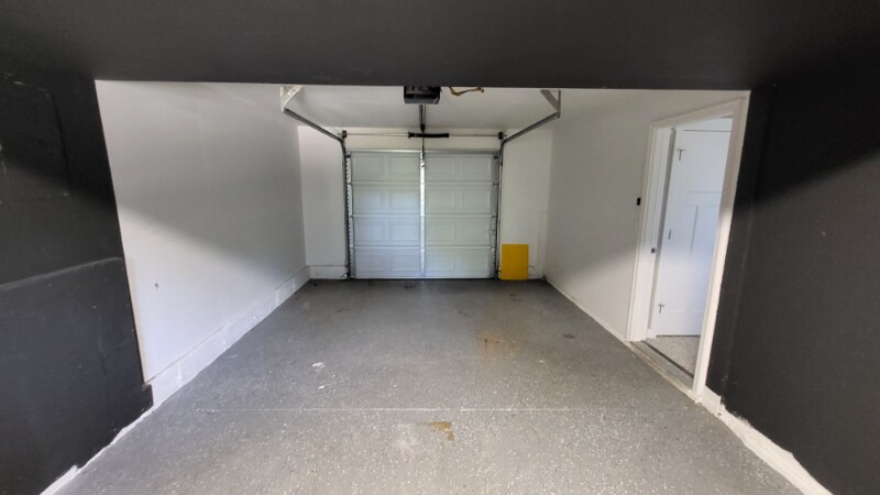 Building Photo - 3330 Foxridge Dr