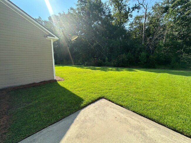 Building Photo - Fantastic Three Bedroom Updated Home in Bluffton!