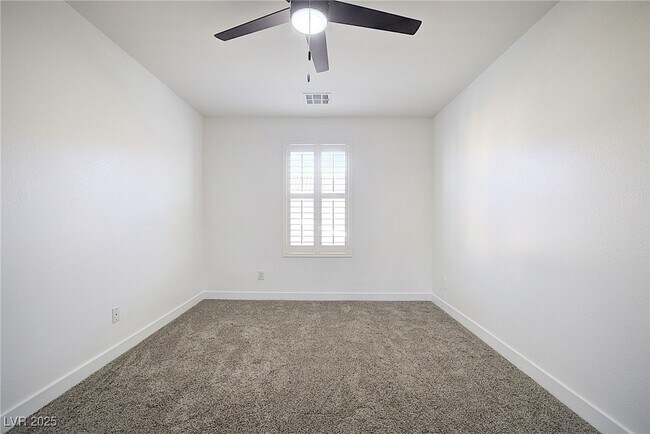 Building Photo - 2120 Waterlily View St