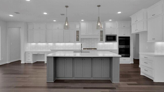 Building Photo - 6802 Mirabeau Ln