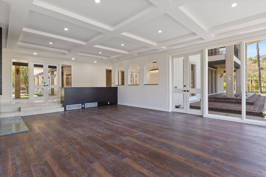 Building Photo - 540 Haverstock Rd