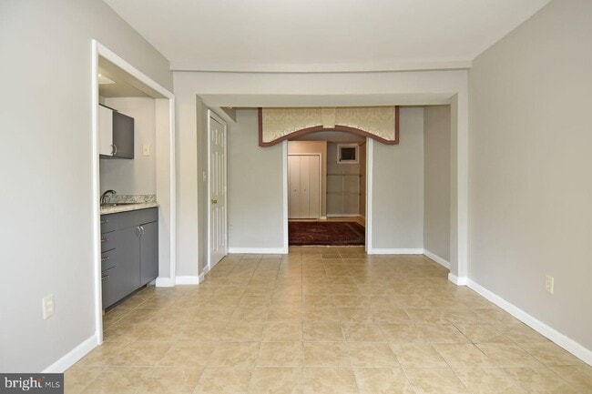 Building Photo - 1627 Valencia Way