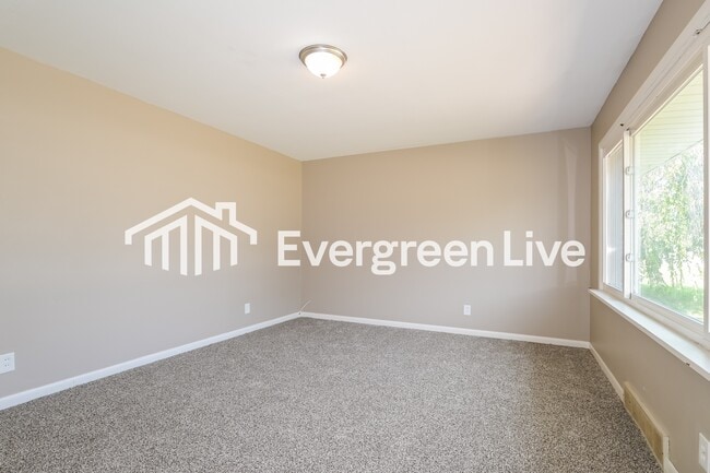 Building Photo - 220 Jeanette Dr