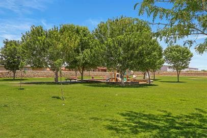 Building Photo - 4-Bedroom with 2 Full Baths in Northeast, El Paso!