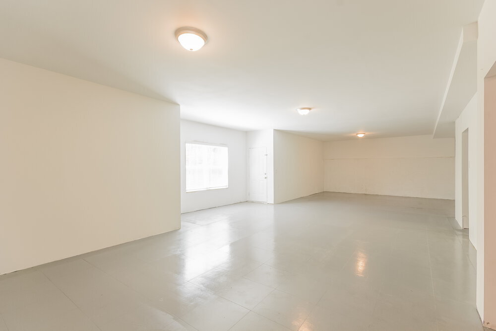 Building Photo - 1070 Sutherland Dr